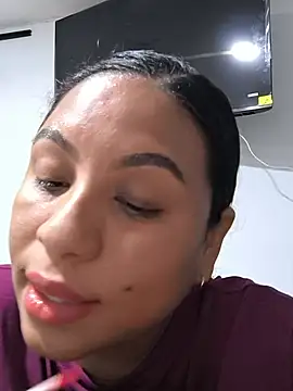 Snapshot of Francesca_ferrari chatting on 07-20-26, 10:23 Francesca ferrari online show from 07-20-26, 10:23