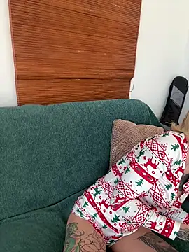 haileyhope  online show from 12-20-25, 10:44