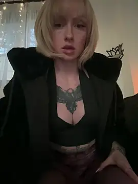 haileyhope  online show from 03-31-26, 04:18