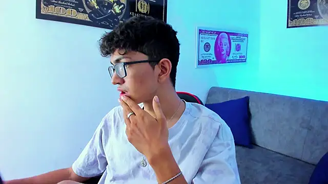 Snapshot of TylerWhite_ chatting on 02-04-25, 03:11 TylerWhite online show from 02-04-25, 03:11