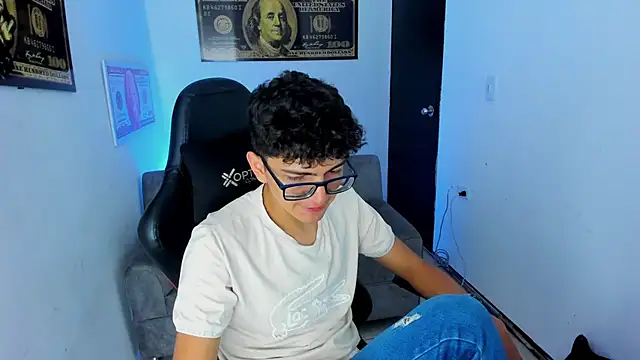 Snapshot of TylerWhite_ chatting on 03-01-25, 02:48 TylerWhite online show from 03-01-25, 02:48