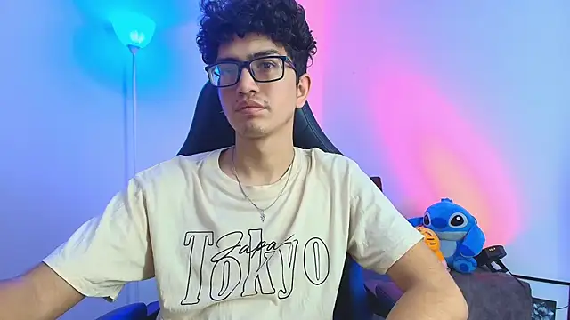 TylerWhite  online show from 02-03-26, 09:47