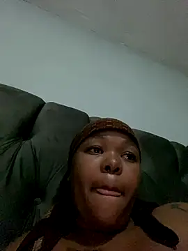 Snapshot of Mandy-101 chatting on 11-23-25, 05:02 Mandy-101 online show from 11-23-25, 05:02