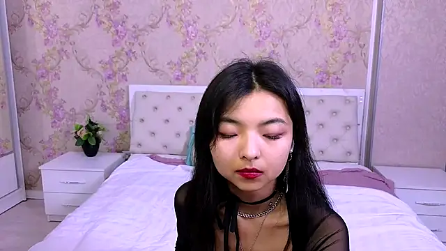 Snapshot of Shy_Kira chatting on 12-03-24, 03:33 Shy Kira online show from 12-03-24, 03:33