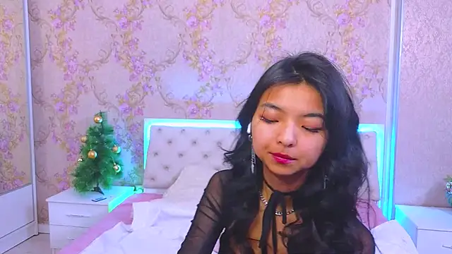 Snapshot of Shy_Kira chatting on 12-24-24, 03:37 Shy Kira online show from 12-24-24, 03:37