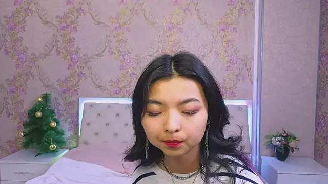 Snapshot of Shy_Kira chatting on 01-07-25, 03:33 Shy Kira online show from 01-07-25, 03:33