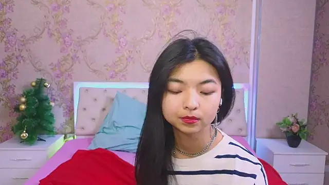 Snapshot of Shy_Kira chatting on 01-10-25, 06:28 Shy Kira online show from 01-10-25, 06:28