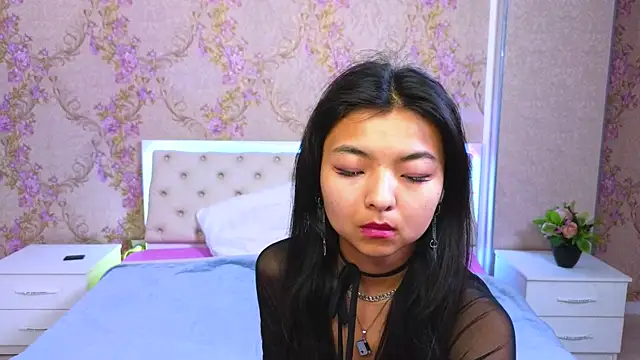 Snapshot of Shy_Kira chatting on 01-17-25, 06:33 Shy Kira online show from 01-17-25, 06:33