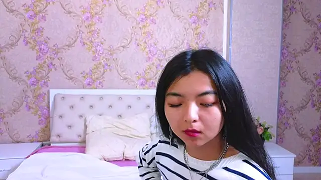 Snapshot of Shy_Kira chatting on 01-24-25, 03:34 Shy Kira online show from 01-24-25, 03:34