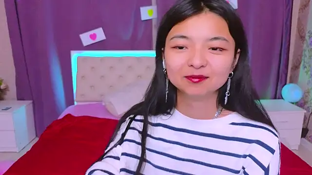 Snapshot of Shy_Kira chatting on 02-13-25, 12:43 Shy Kira online show from 02-13-25, 12:43