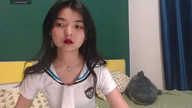 Snapshot of Shy_Kira chatting on 06-17-26, 01:56 Shy Kira online show from 06-17-26, 01:56