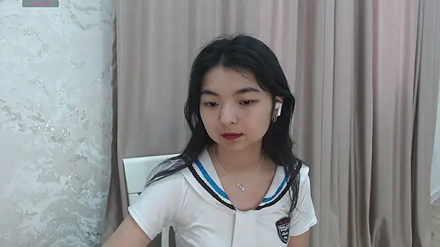 Snapshot of Shy_Kira chatting on 07-10-26, 08:50 Shy Kira online show from 07-10-26, 08:50