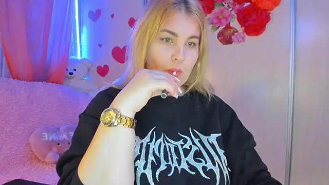 CoraSwon online show from 02-28-25, 09:12