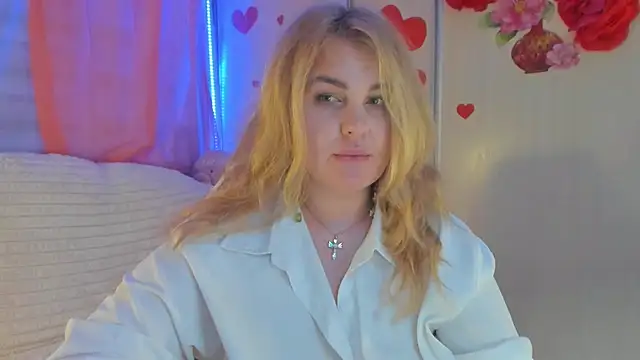 CoraSwon online show from 03-06-25, 12:54