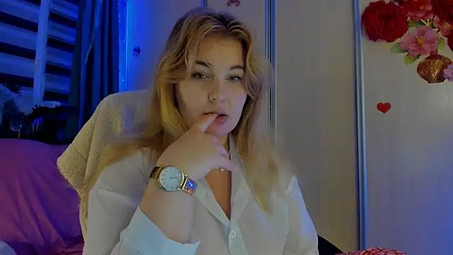 CoraSwon online show from 11-09-25, 11:03