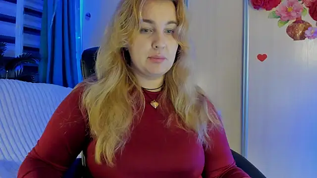 CoraSwon online show from 11-11-25, 07:25