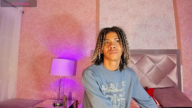 Maxim-Walker online show from 02-28-25, 03:04