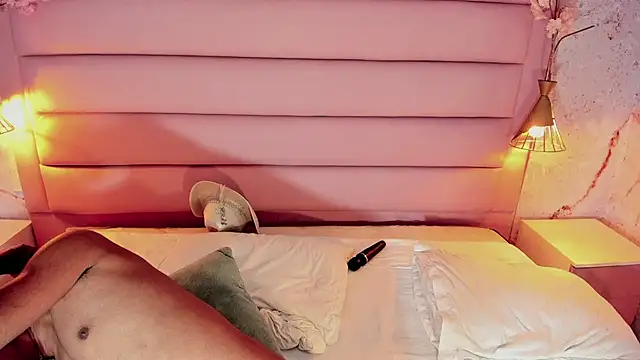 Maxim-Walker online show from 09-30-25, 03:06