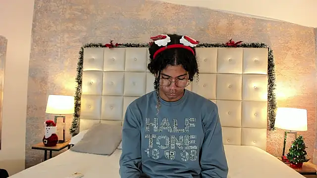 Maxim-Walker online show from 12-20-25, 03:13