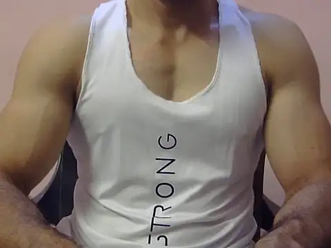 Snapshot of heman_2 chatting on 06-15-26, 05:15 heman 2 online show from 06-15-26, 05:15