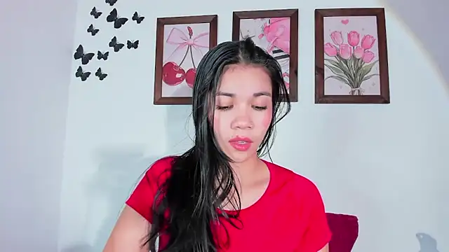 Snapshot of Emiily_Parkerr chatting on 06-17-26, 08:10 Emiily Parkerr online show from 06-17-26, 08:10