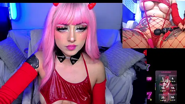 Snapshot of HollyDominic chatting on 05-22-26, 04:19 HollyDominic online show from 05-22-26, 04:19