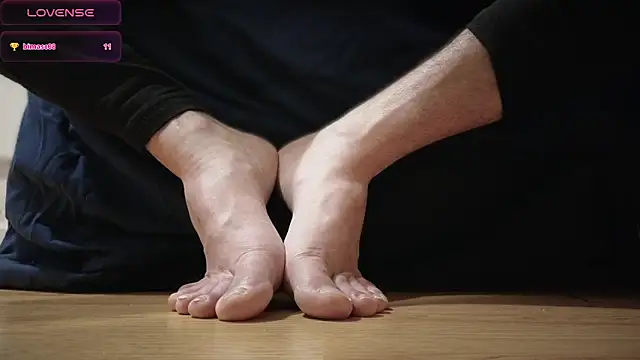 pantslesstraveler plt online show from 12-23-24, 04:22