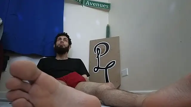 pantslesstraveler plt online show from 02-09-25, 03:34