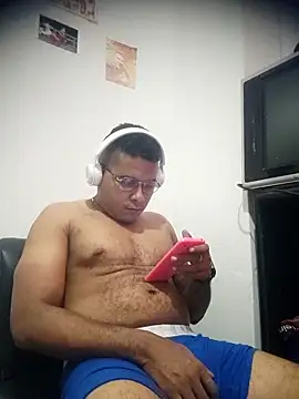Snapshot of SaucyAffair0 chatting on 04-19-26, 06:21 SaucyAffair0 online show from 04-19-26, 06:21