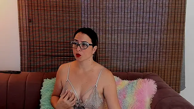 ariana cross online show from 07-10-26, 01:14