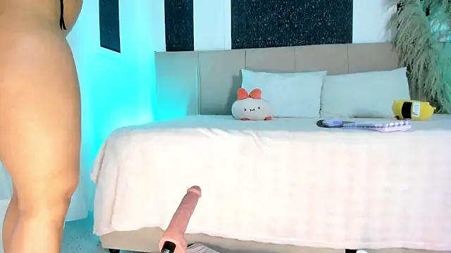 Alaia Manson online show from 02-25-26, 07:45