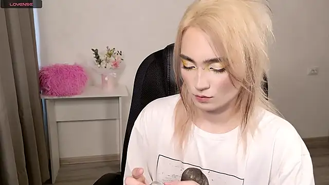 CuteYukiKun online show from 02-13-26, 08:32