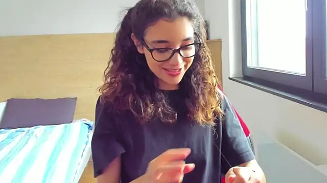 uniquerossie online show from 10-11-25, 10:36