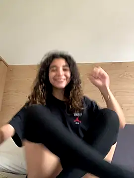 uniquerossie online show from 10-27-25, 09:24