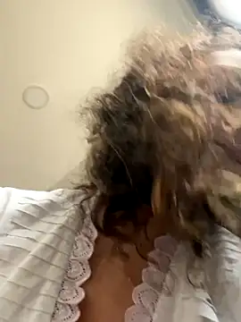 uniquerossie online show from 11-17-25, 09:59