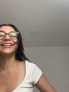 uniquerossie online show from 12-14-25, 08:09