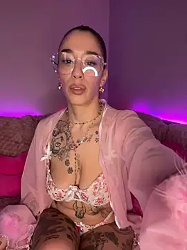 Chachou000 online show from 02-10-25, 09:25