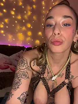 Chachou000 online show from 03-05-25, 06:34