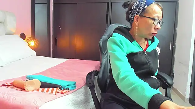 daniela xue online show from 02-27-25, 07:58