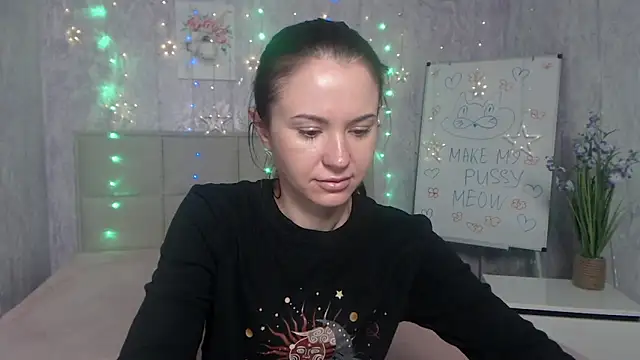 KaraCriegs online show from 09-29-25, 05:29