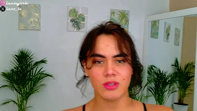 Snapshot of Liam_Taylor chatting on 11-19-25, 04:51 Liam Taylor online show from 11-19-25, 04:51