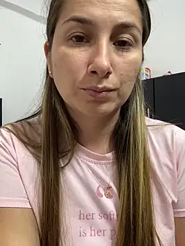 Snapshot of Iris_love18 chatting on 02-19-25, 08:10 Iris love18 online show from 02-19-25, 08:10