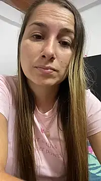 Snapshot of Iris_love18 chatting on 02-20-25, 01:36 Iris love18 online show from 02-20-25, 01:36