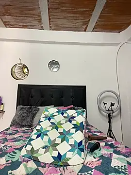 Snapshot of Iris_love18 chatting on 02-24-25, 08:36 Iris love18 online show from 02-24-25, 08:36