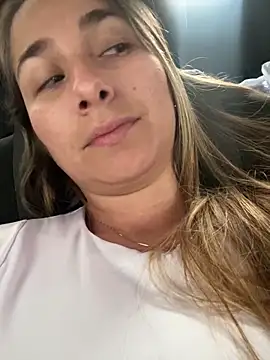 Snapshot of Iris_love18 chatting on 02-25-25, 05:36 Iris love18 online show from 02-25-25, 05:36