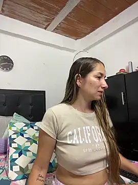 Snapshot of Iris_love18 chatting on 02-28-25, 01:15 Iris love18 online show from 02-28-25, 01:15