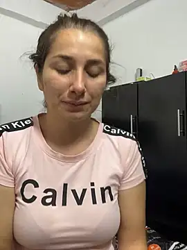 Snapshot of Iris_love18 chatting on 03-02-25, 03:05 Iris love18 online show from 03-02-25, 03:05