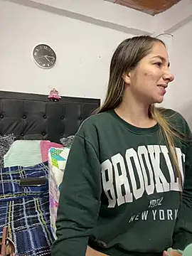 Snapshot of Iris_love18 chatting on 03-06-25, 09:14 Iris love18 online show from 03-06-25, 09:14