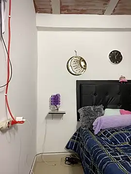 Snapshot of Iris_love18 chatting on 03-06-25, 06:05 Iris love18 online show from 03-06-25, 06:05