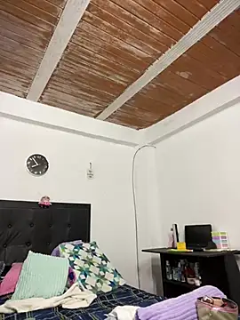 Snapshot of Iris_love18 chatting on 03-09-25, 12:53 Iris love18 online show from 03-09-25, 12:53